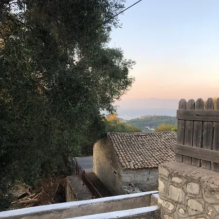 Feriehus Casa Diatsenta Mpogdanatika